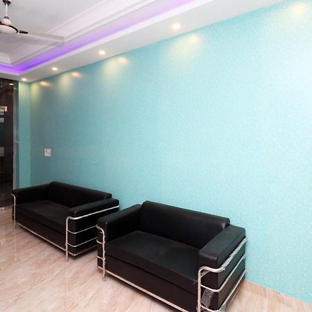 Oyo 25130 Hotel Royal Inn 新德里 外观 照片