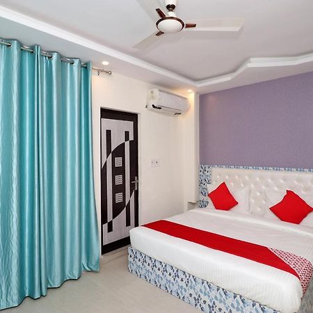 Oyo 25130 Hotel Royal Inn 新德里 外观 照片