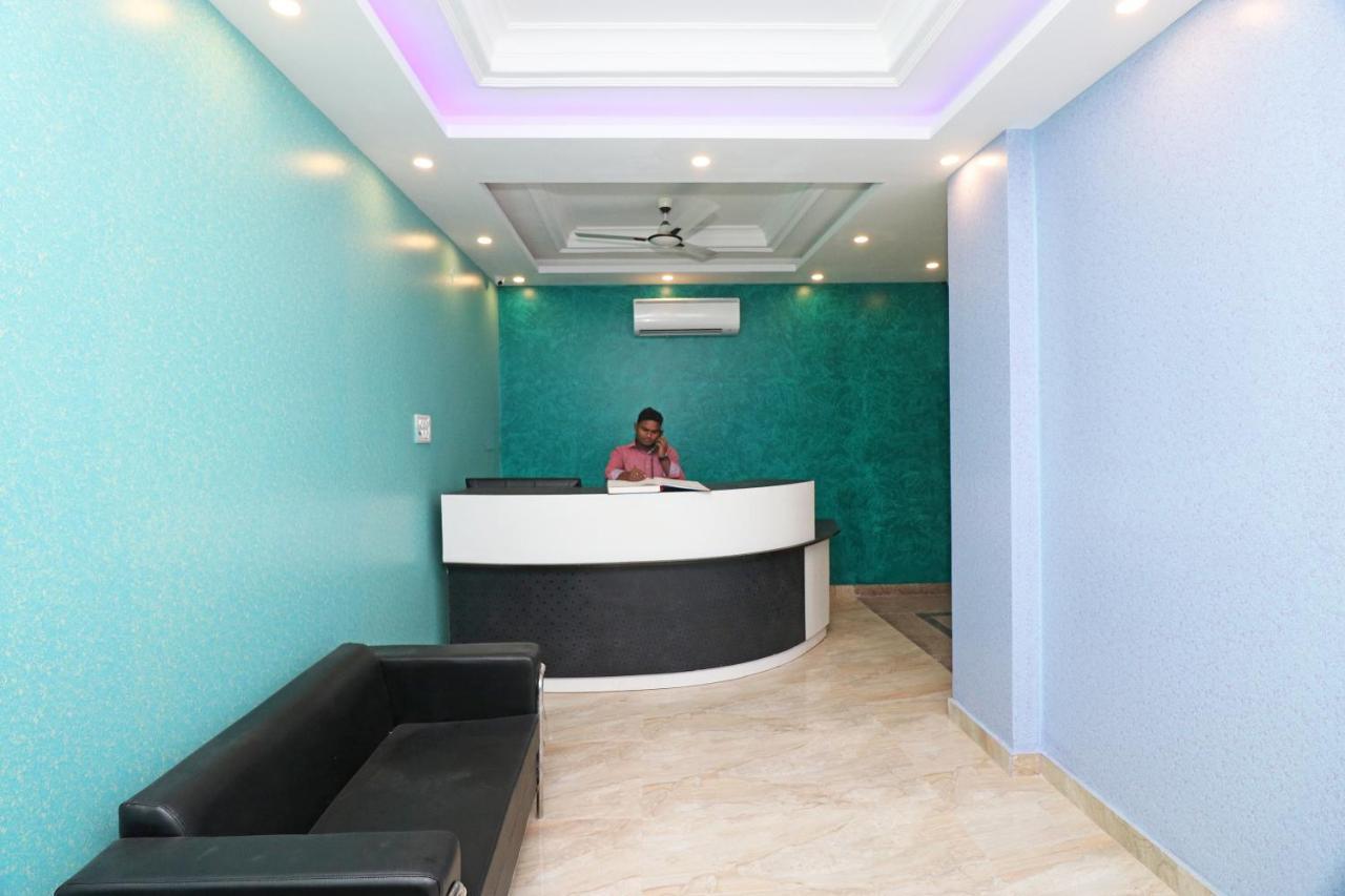 Oyo 25130 Hotel Royal Inn 新德里 外观 照片
