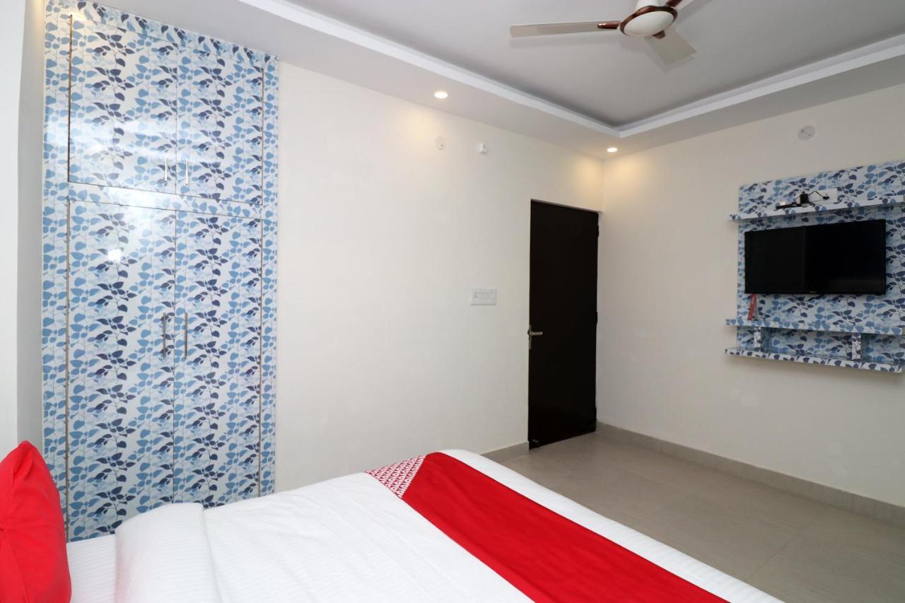 Oyo 25130 Hotel Royal Inn 新德里 外观 照片