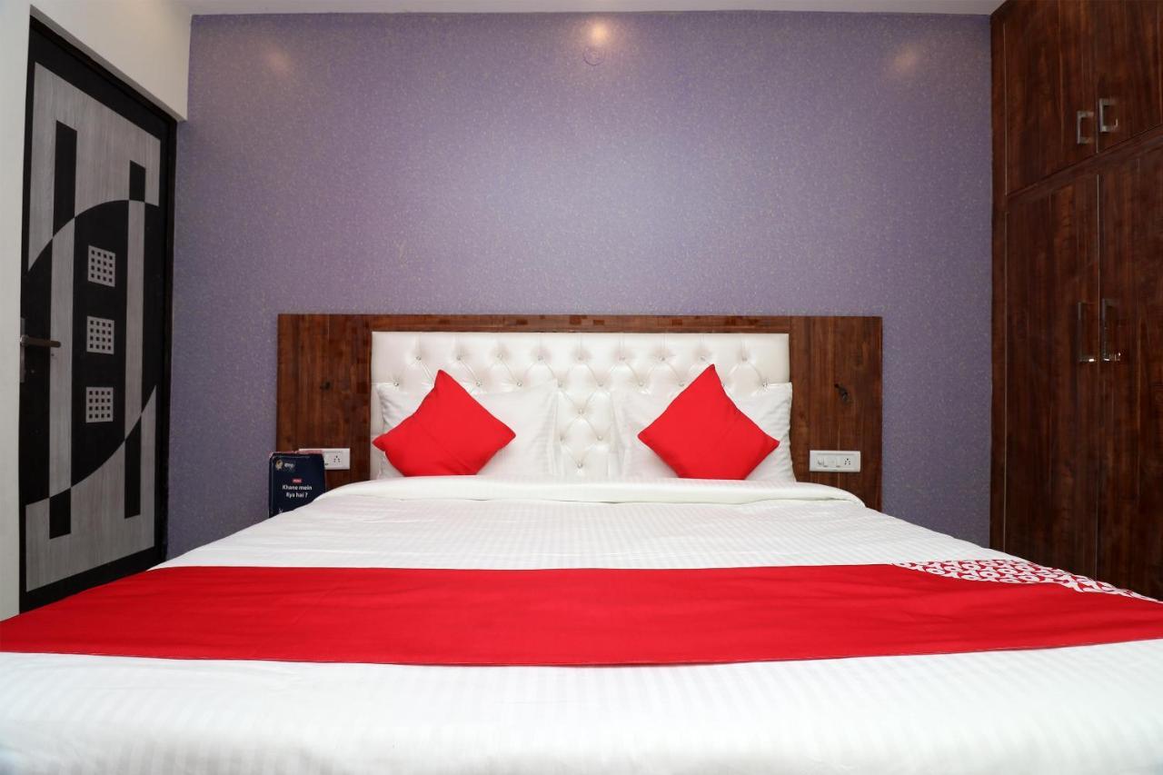 Oyo 25130 Hotel Royal Inn 新德里 外观 照片